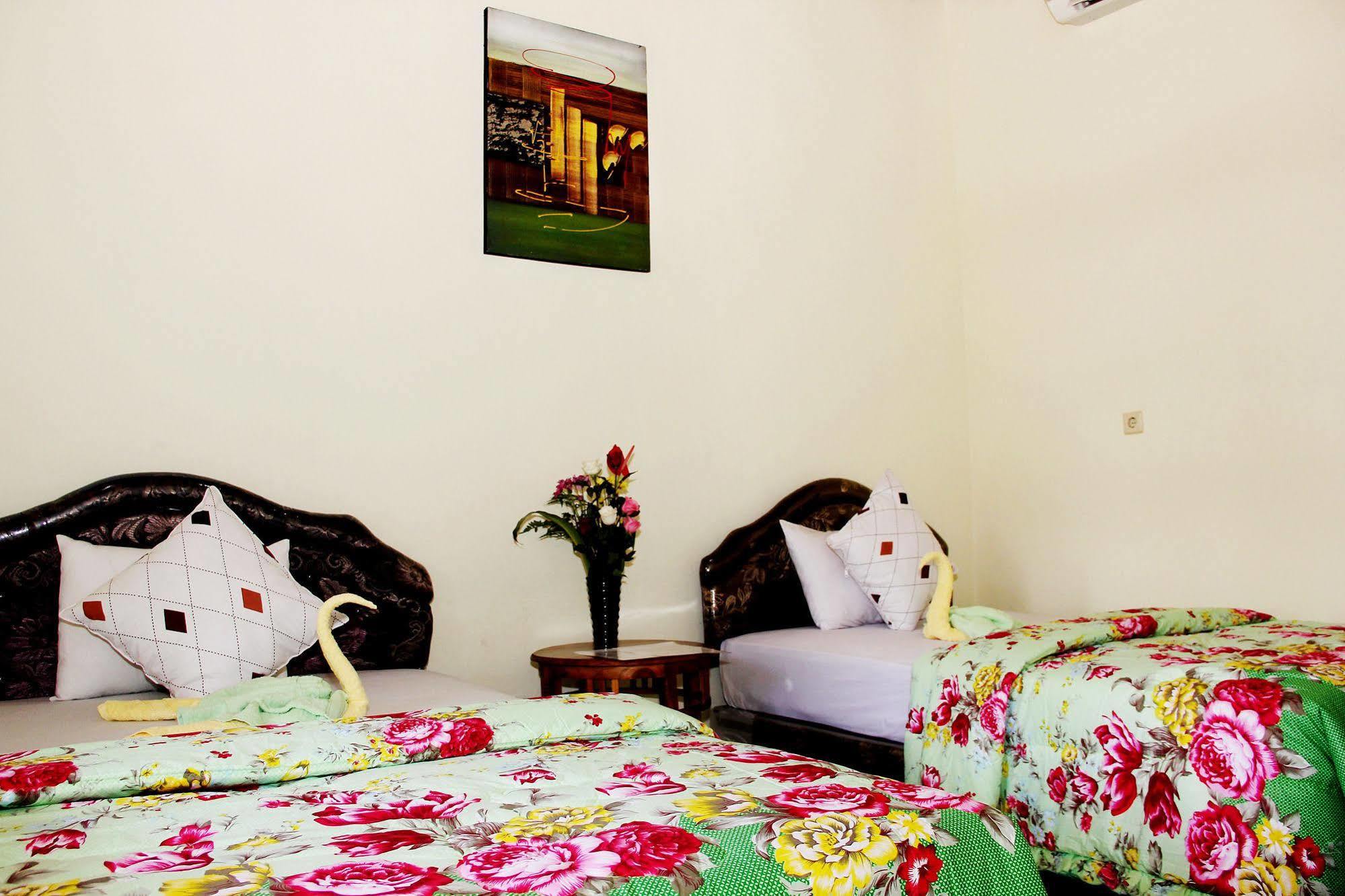 Warung Coco Hostel Kuta  Exterior photo
