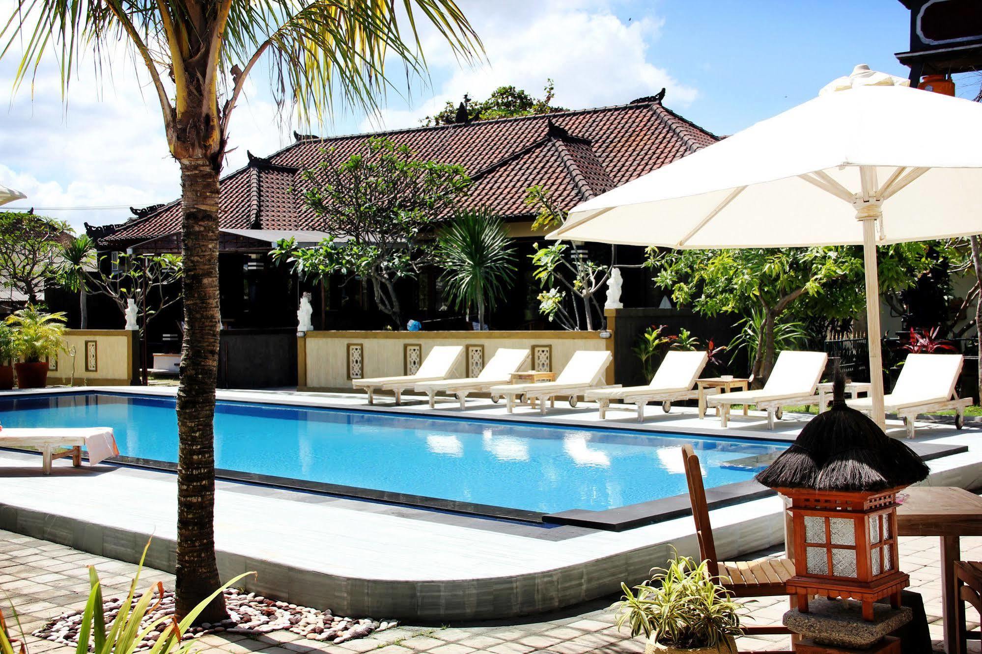 Warung Coco Hostel Kuta  Exterior photo