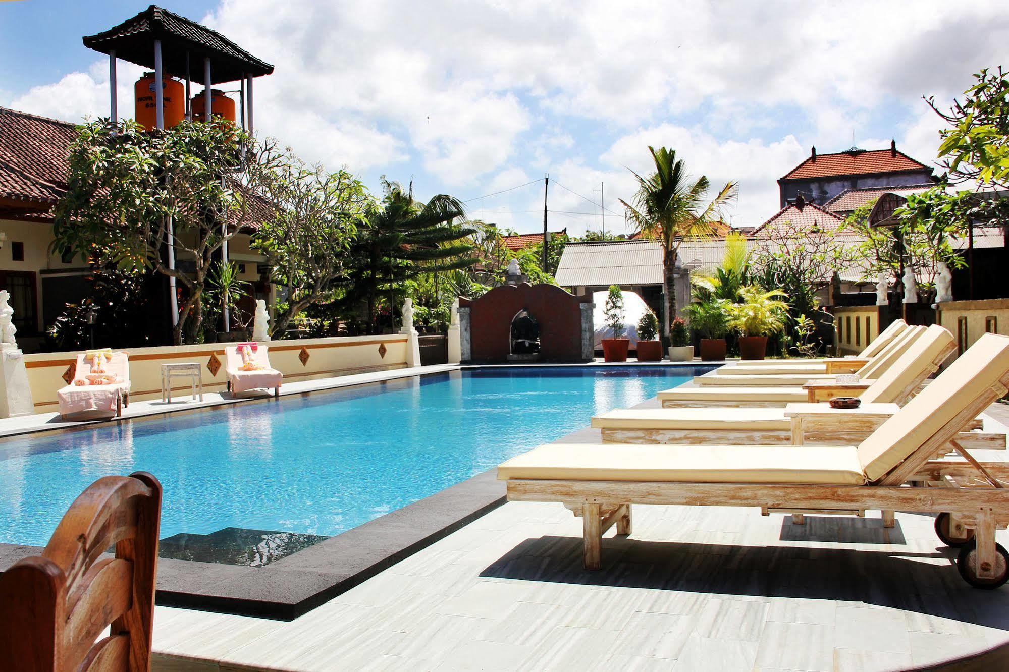 Warung Coco Hostel Kuta  Exterior photo